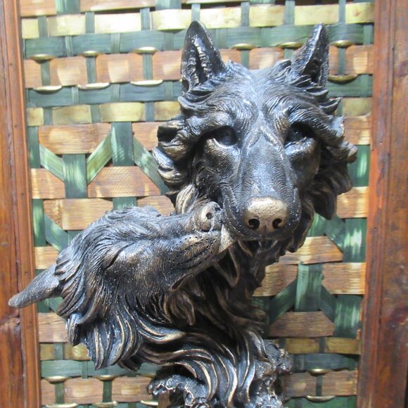 Resin and Wood Wolf Bronzed Wildlife Statue - Picture 4 of 11